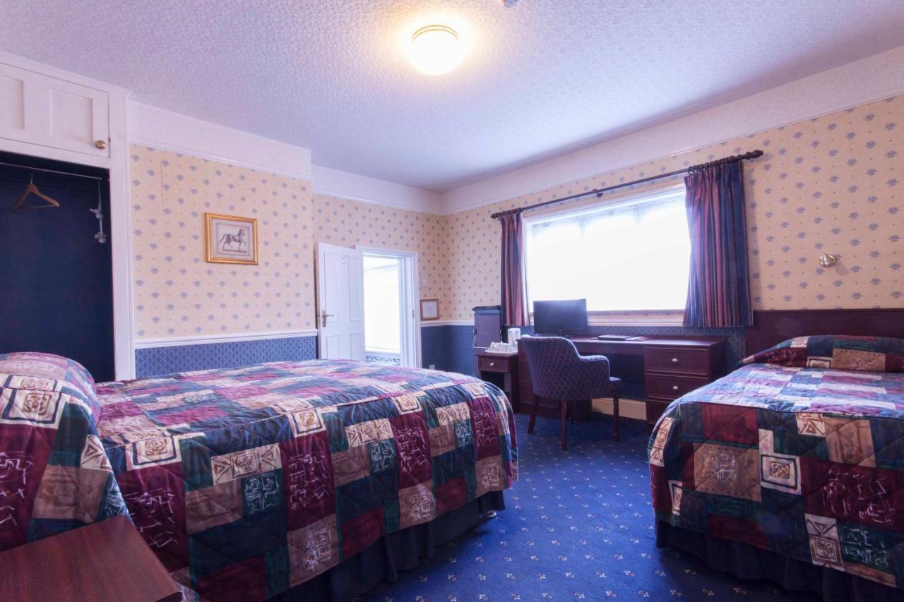 Roselawn Hotel Ридинг Экстерьер фото